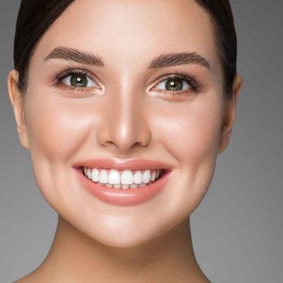 كيف يعزز إنشاء الغمازات جمال الوجه؟